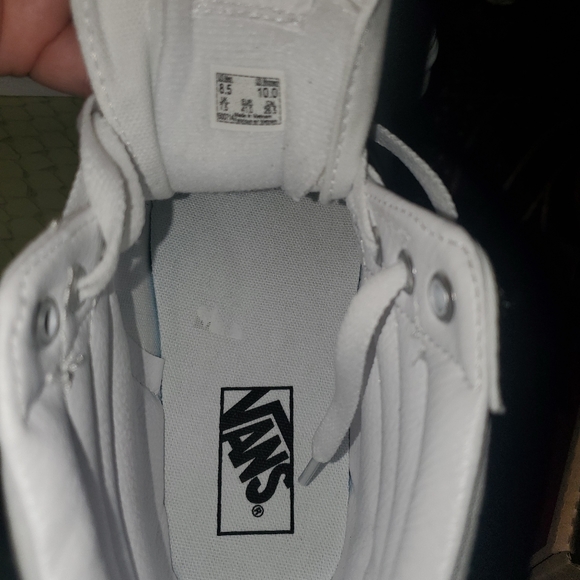 VANS - Picture 4 of 5